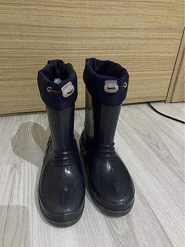 LC Waikiki Barcelona Baskılı erkek yağmur botu