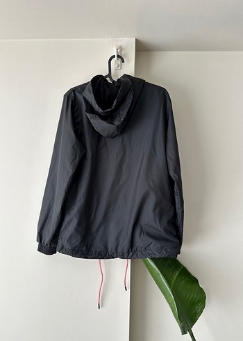 Hummel Siyah Kapüşonlu Rüzgarlık - Görsel 3