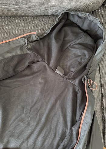 Hummel Siyah Kapüşonlu Rüzgarlık - Görsel 4