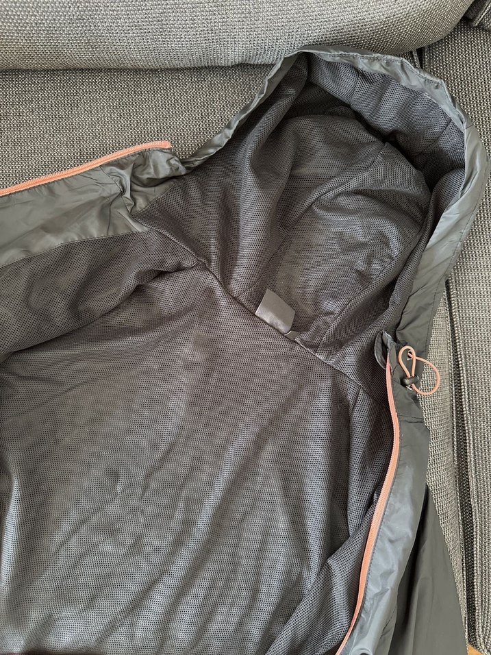 Hummel Siyah Kapüşonlu Rüzgarlık - Görsel 4