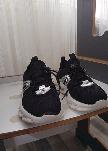 Siyah Gri Elastik Bağcıklı Spor Ayakkabı - Görsel 3