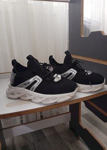 Siyah Gri Elastik Bağcıklı Spor Ayakkabı - Görsel 4