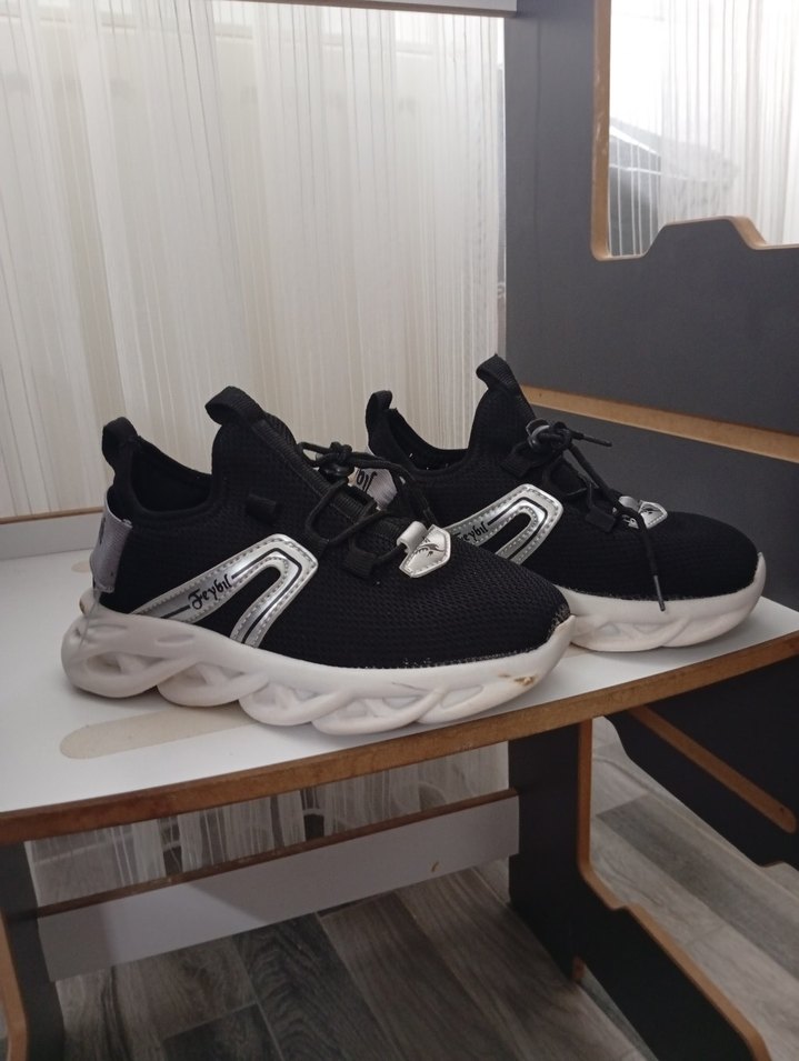 Siyah Gri Elastik Bağcıklı Spor Ayakkabı - Görsel 4