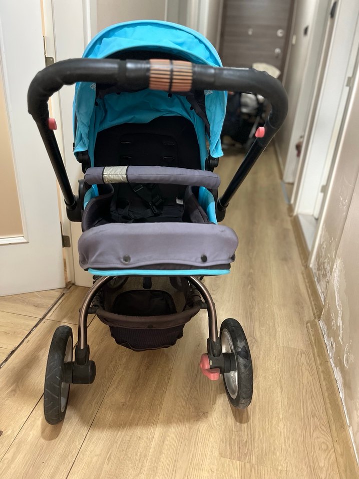 Mavi ve Gri Bebek Arabası - Görsel 2