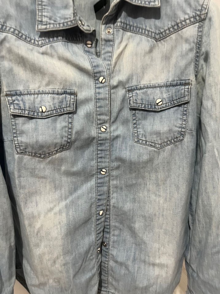 Düğmeli Gri Denim Kadın Gömlek - Görsel 2