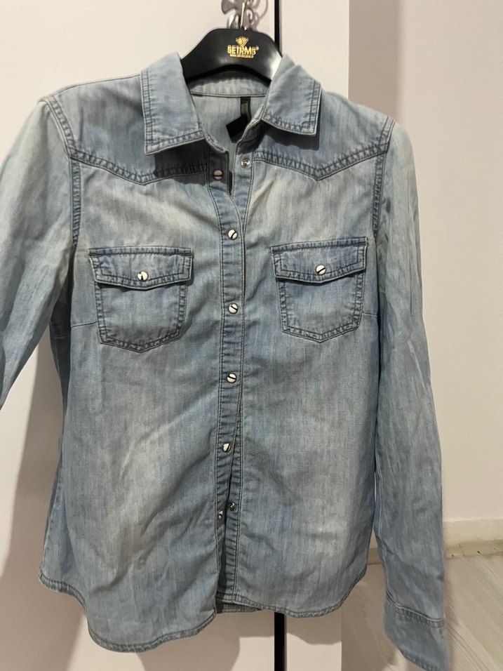 Düğmeli Gri Denim Kadın Gömlek - Görsel 3