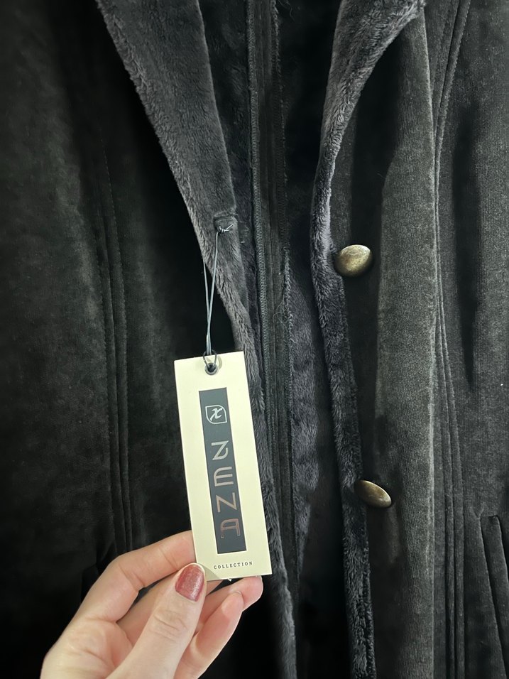 Siyah Nakışlı Uzun Süet Kadın Kaban - Görsel 4