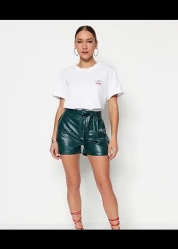 Kadın Parlak Yeşil Deri Mini Şort - Görsel 2
