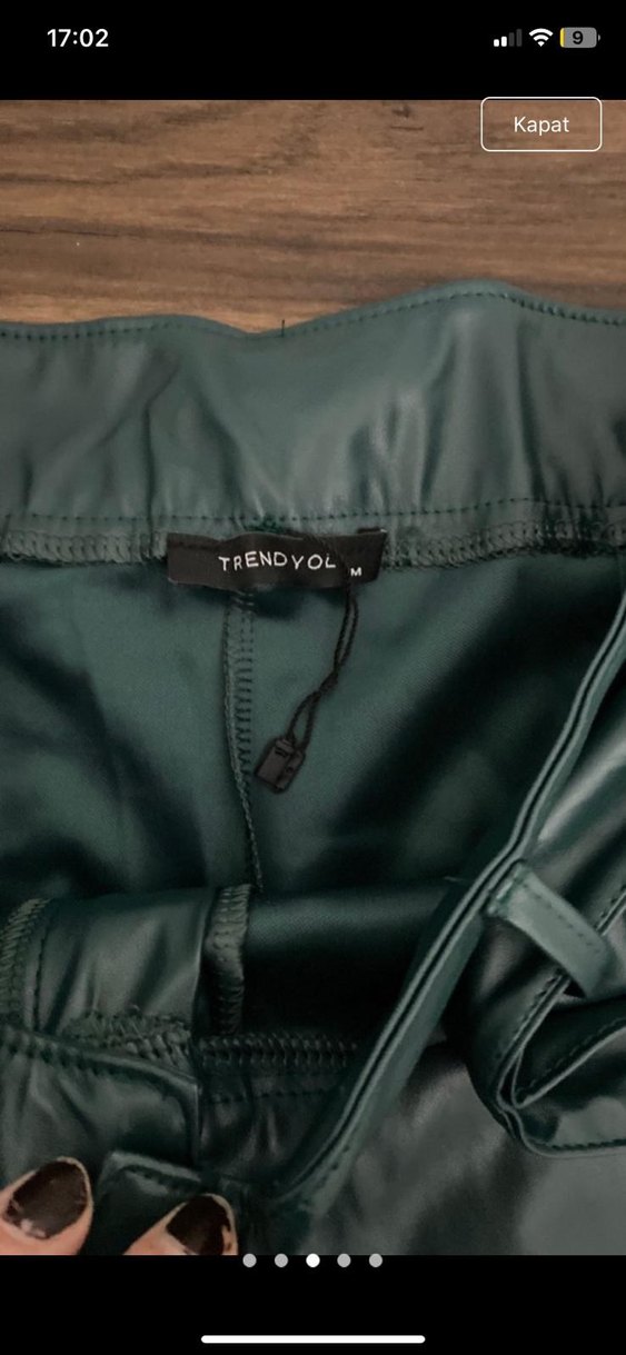 Kadın Parlak Yeşil Deri Mini Şort - Görsel 3