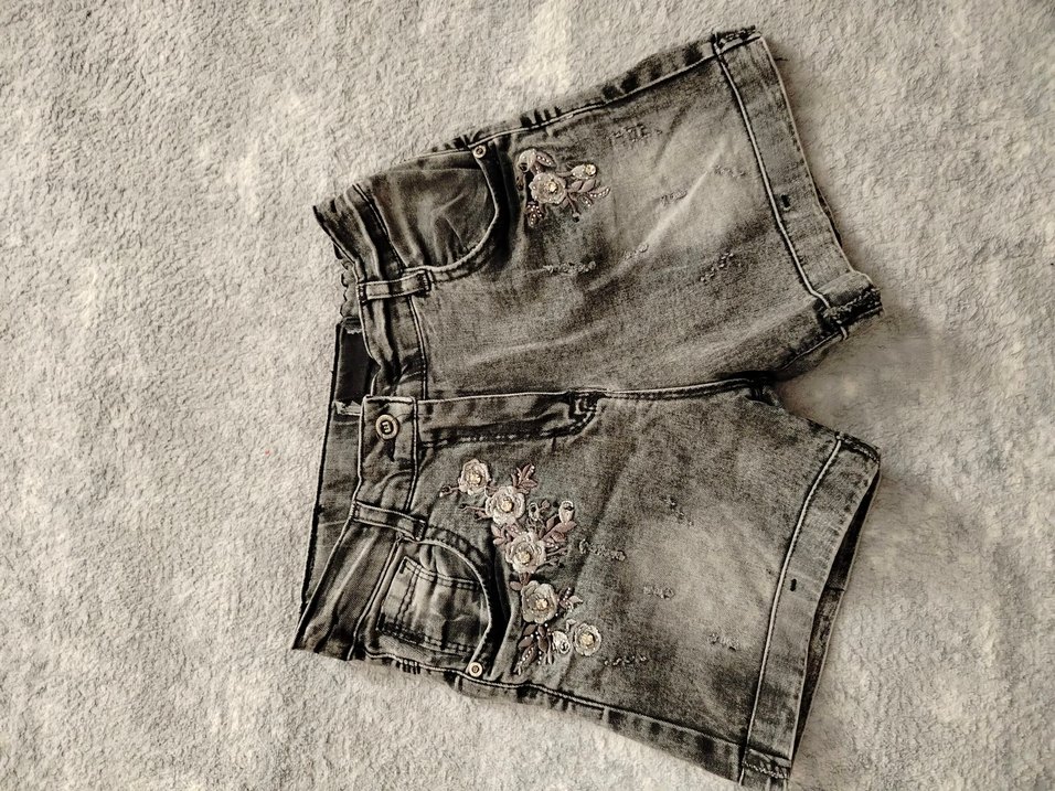 kız çocuk kot şort yırtık vs yoktur 4-5 yaş - Görsel 3