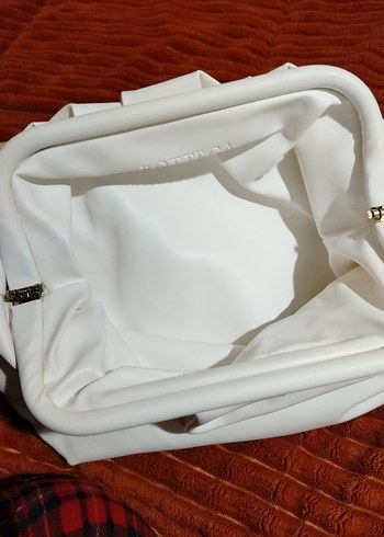 Beyaz Zincir Detaylı Deri Kadın Çanta - Görsel 3