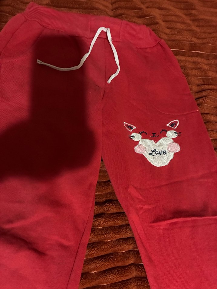 Kızlar için kırmızı bol kesim eşofman altı - Görsel 3