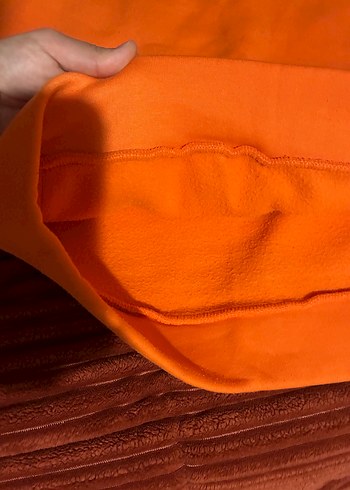 Turuncu sweat kadın erkek farketmez tiftiklenme var yırtık yok - Görsel 2