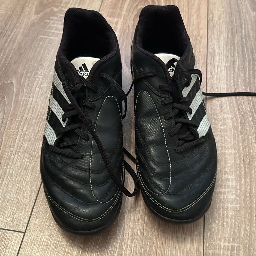 Adidas Siyah Bağcıklı Erkek Futbol Ayakkabısı - Görsel 2