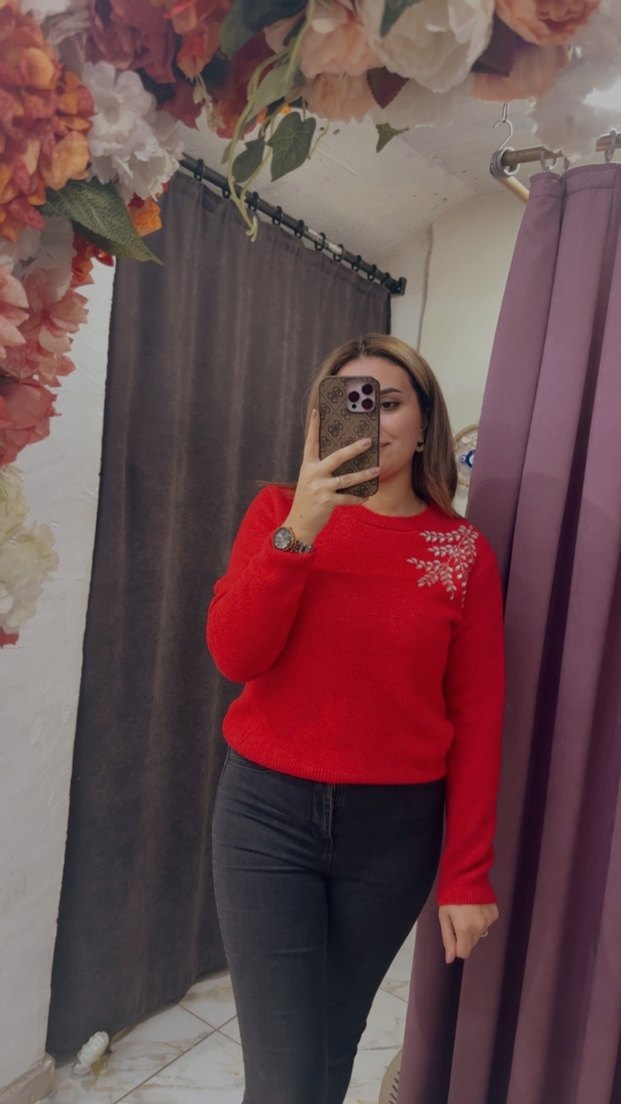 Kırmızı Nakışlı Örgü Bohem Kadın Kazak - Görsel 2