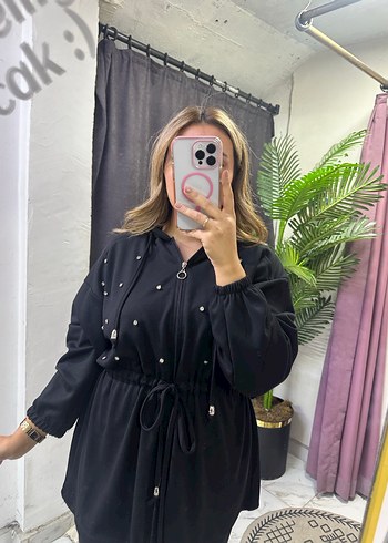 Siyah Kapüşonlu Kadın Yağmurluk - Görsel 2