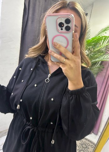 Siyah Kapüşonlu Kadın Yağmurluk - Görsel 3