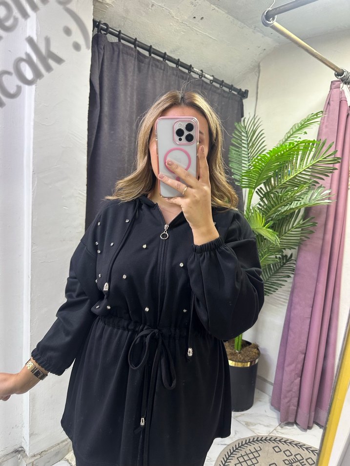 Siyah Kapüşonlu Kadın Yağmurluk - Görsel 2