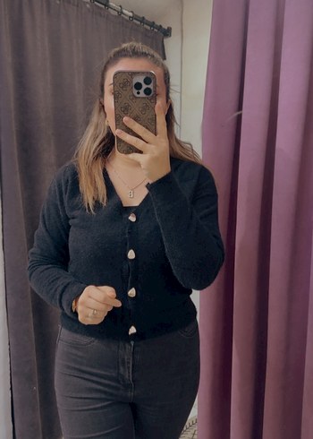 Düğmeli Siyah V Yaka Triko Hırka - Görsel 2