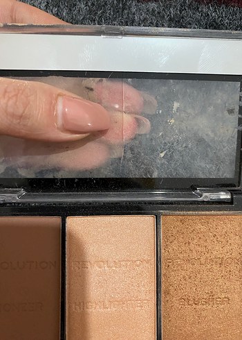 Bej Tonlarda Kontür ve Aydınlatıcı Paleti - Görsel 2