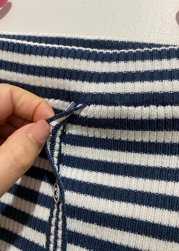 Çizgili Mavi Kayık Yaka Kadın Triko - Görsel 3