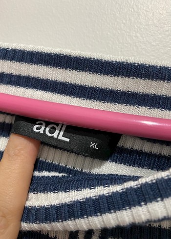 Çizgili Mavi Kayık Yaka Kadın Triko - Görsel 4