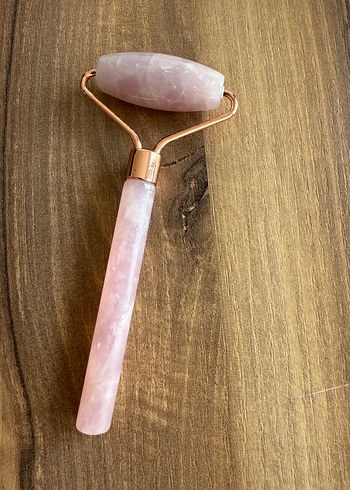 Pembe Kuvars Yüz Masaj Aleti - Görsel 2