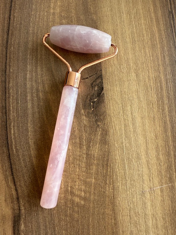 Pembe Kuvars Yüz Masaj Aleti - Görsel 2