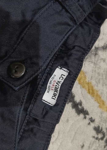 Kızlar için Siyah Fırfırlı Denim Şort - Görsel 2