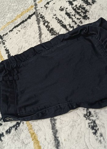 Kızlar için Siyah Fırfırlı Denim Şort - Görsel 3