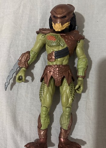 Kahverengi ve Koyu Yeşil Aksiyon Figürleri - Görsel 2