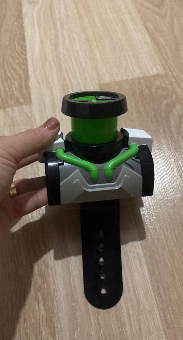 Yeşil ve Gri Aksiyon Figürü Bileklik - Görsel 2