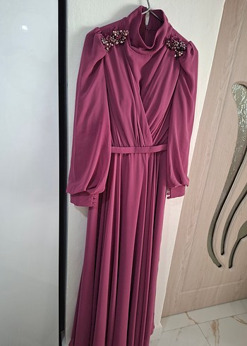 Uzun Mor Drapeli Tesettür Abiye Elbise - Görsel 3