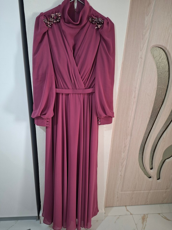 Uzun Mor Drapeli Tesettür Abiye Elbise - Görsel 4