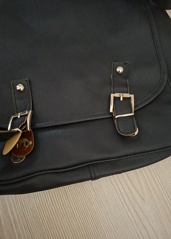 Siyah Deri Tokalı Kadın Çanta - Görsel 3