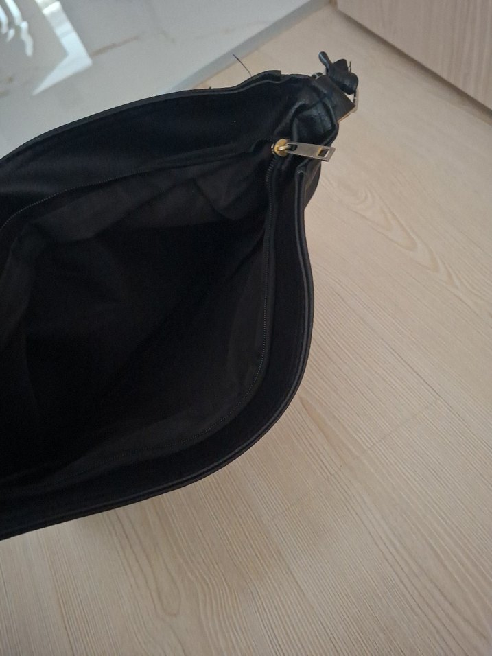 Siyah Deri Tokalı Kadın Çanta - Görsel 4