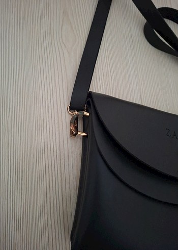 Siyah Fermuarlı Minimalist Kadın Çantası - Görsel 5