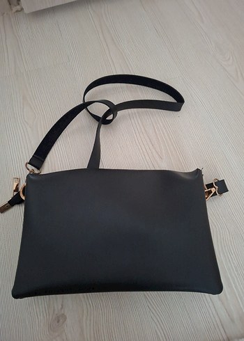 Siyah Fermuarlı Minimalist Kadın Çantası - Görsel 2