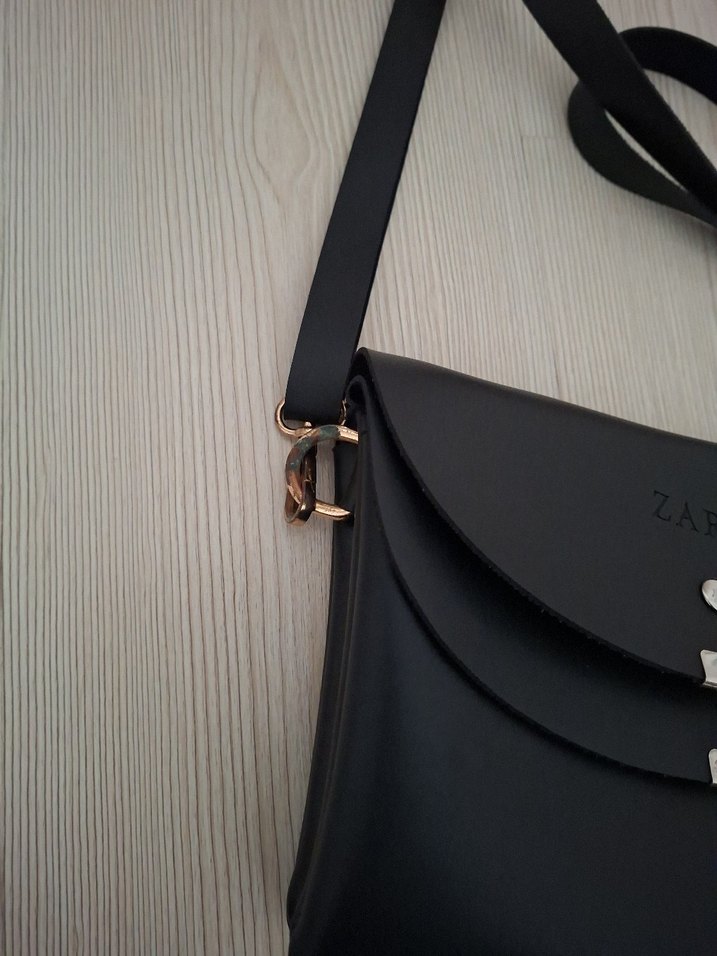 Siyah Fermuarlı Minimalist Kadın Çantası - Görsel 5