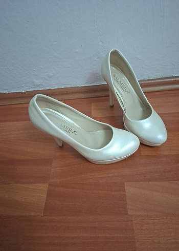 Krem Parlak Stiletto Kadın Topuklu Ayakkabı - Görsel 2