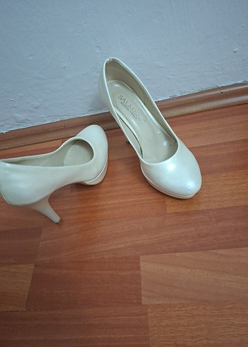 Krem Parlak Stiletto Kadın Topuklu Ayakkabı - Görsel 3