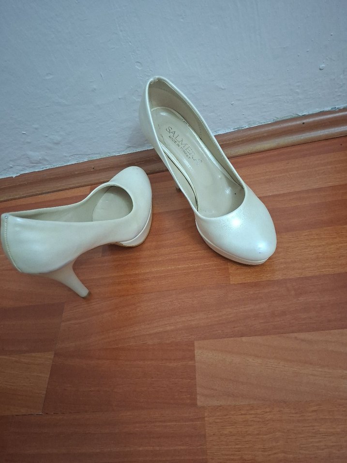 Krem Parlak Stiletto Kadın Topuklu Ayakkabı - Görsel 3