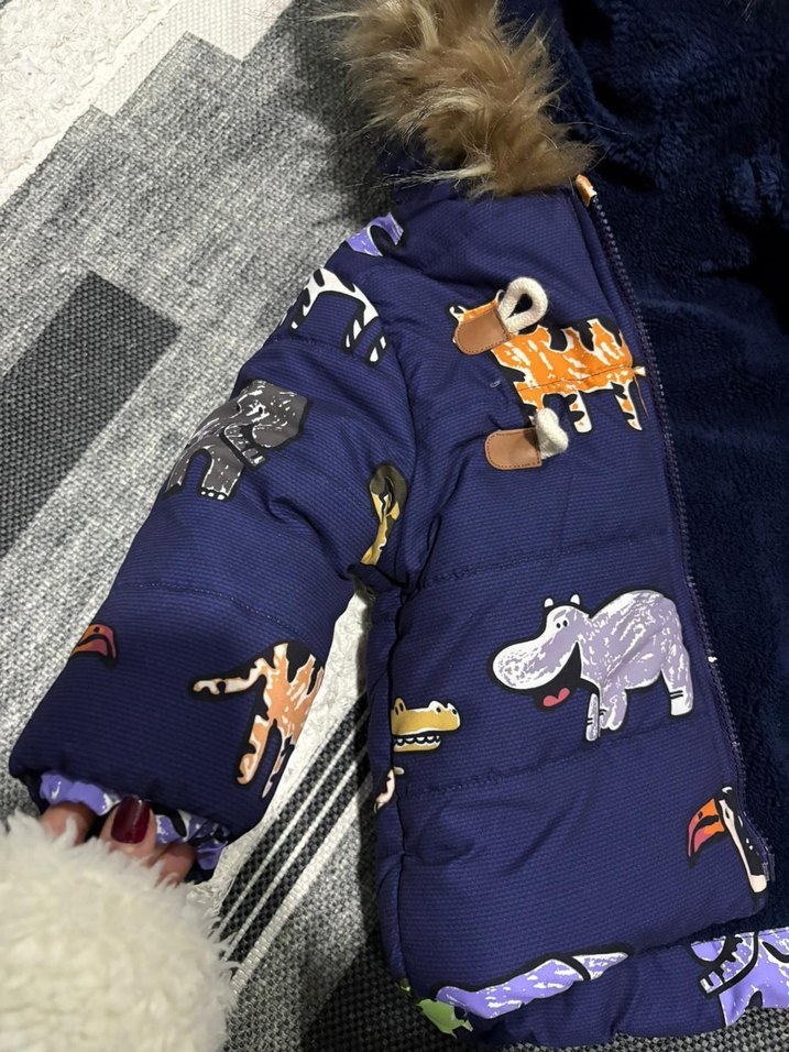 Erkek Çocuk lacivert Baskılı Kürklü Mont - Görsel 4