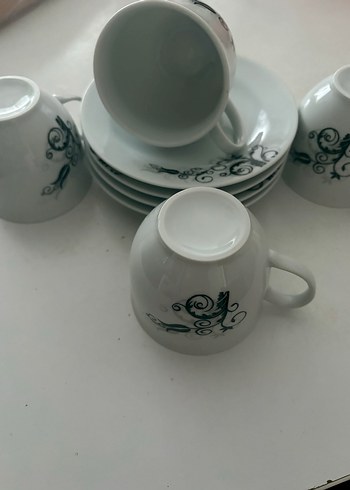 Beyaz Desenli 4'lü Kahve Fincanı Seti - Görsel 3