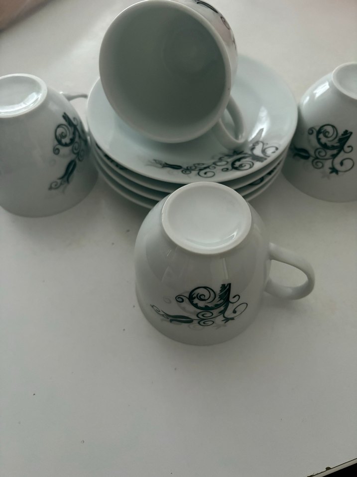 Beyaz Desenli 4'lü Kahve Fincanı Seti - Görsel 3