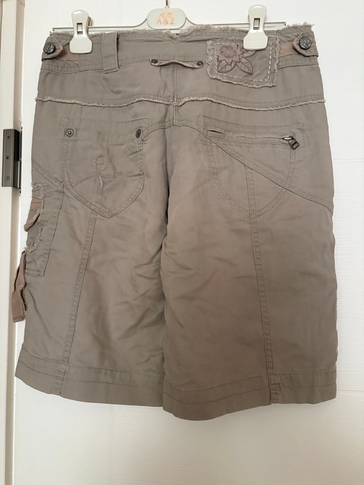 Gri Kemerli Keten Kadın Bermuda Şort - Görsel 2