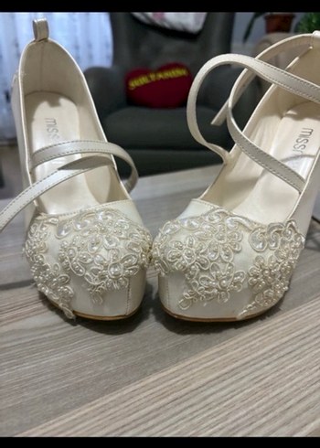 Dantel İşlemeli Beyaz Platform Topuklu Kadın Ayakkabı - Görsel 2