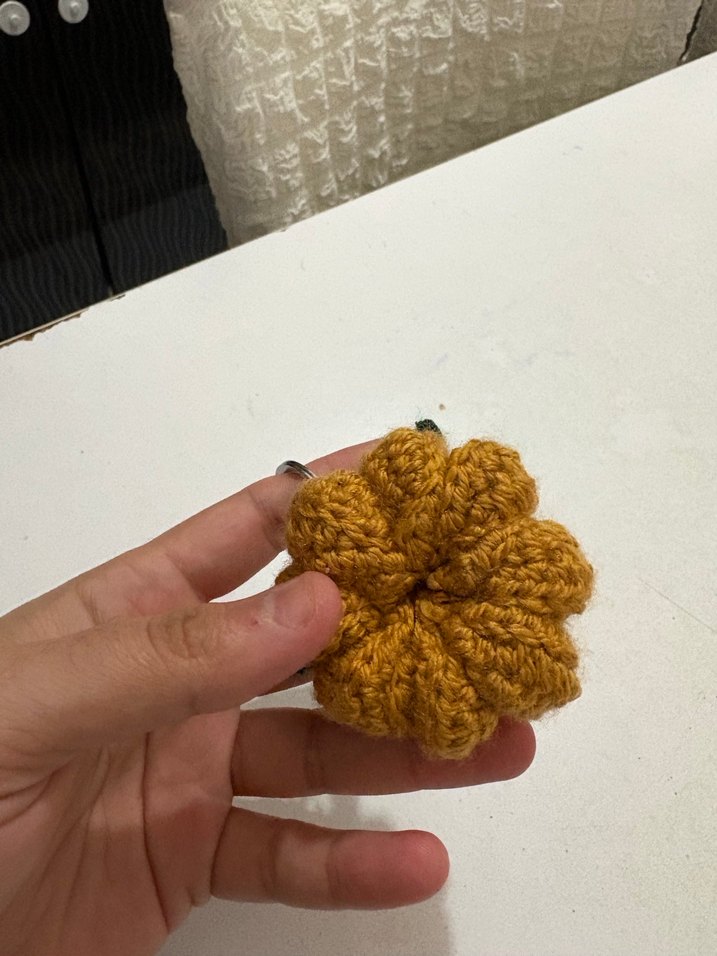 Örgü Sarı Kabak Anahtarlık - Görsel 3