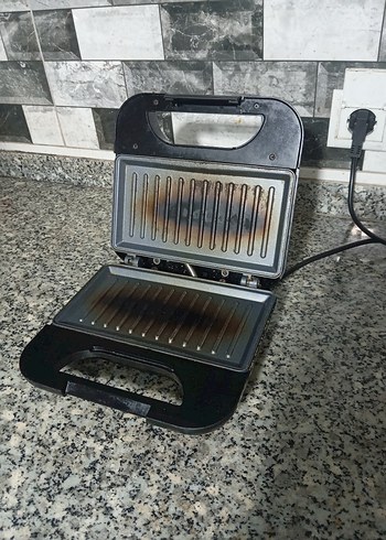 Siyah Kiwi Tost Makinesi - Görsel 3