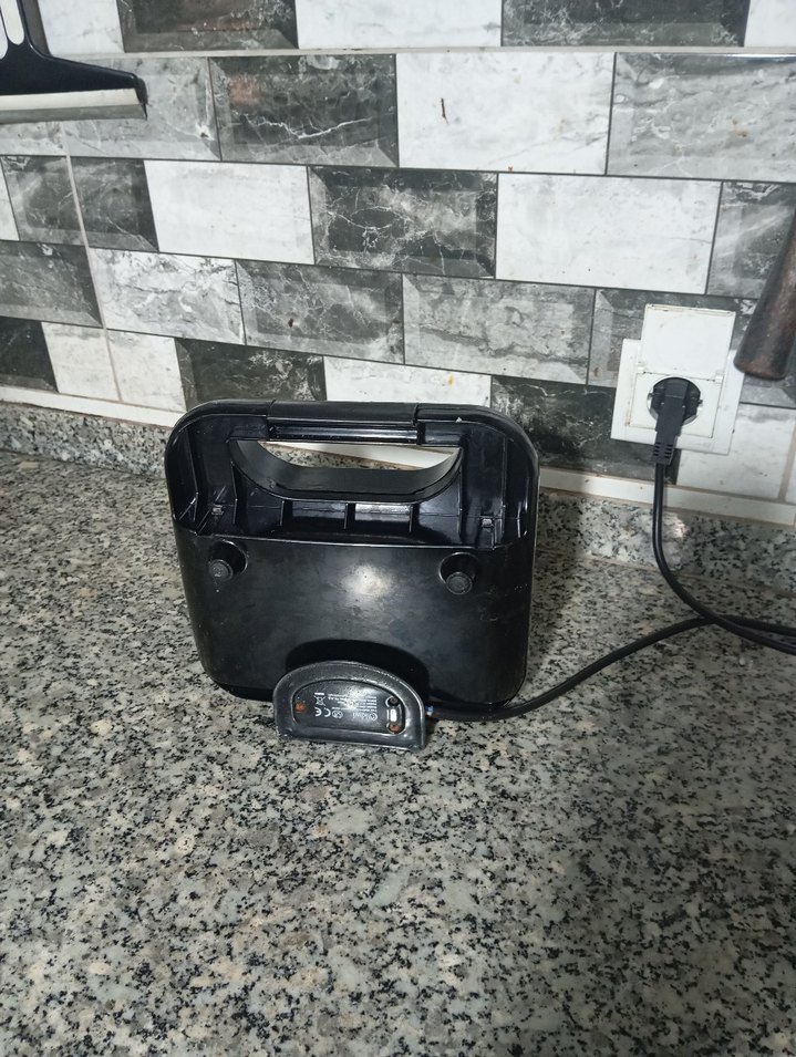Siyah Kiwi Tost Makinesi - Görsel 2